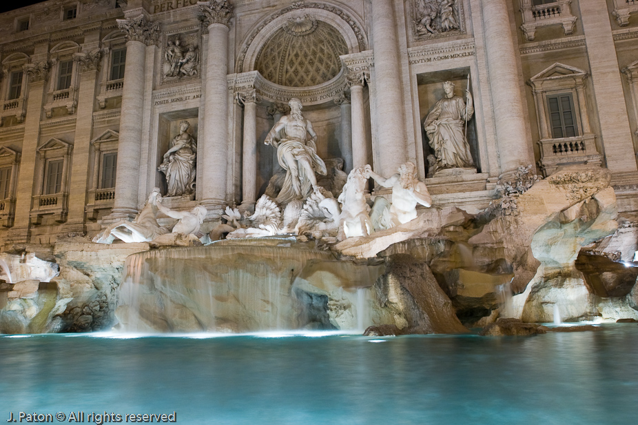 Trevi Fountain at  Night   Rome, Italy