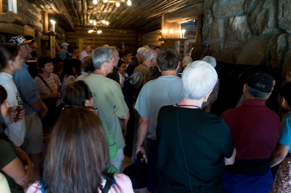 Old Faithful Inn Tour   Upper Geyser Basin, Yellowstone National Park